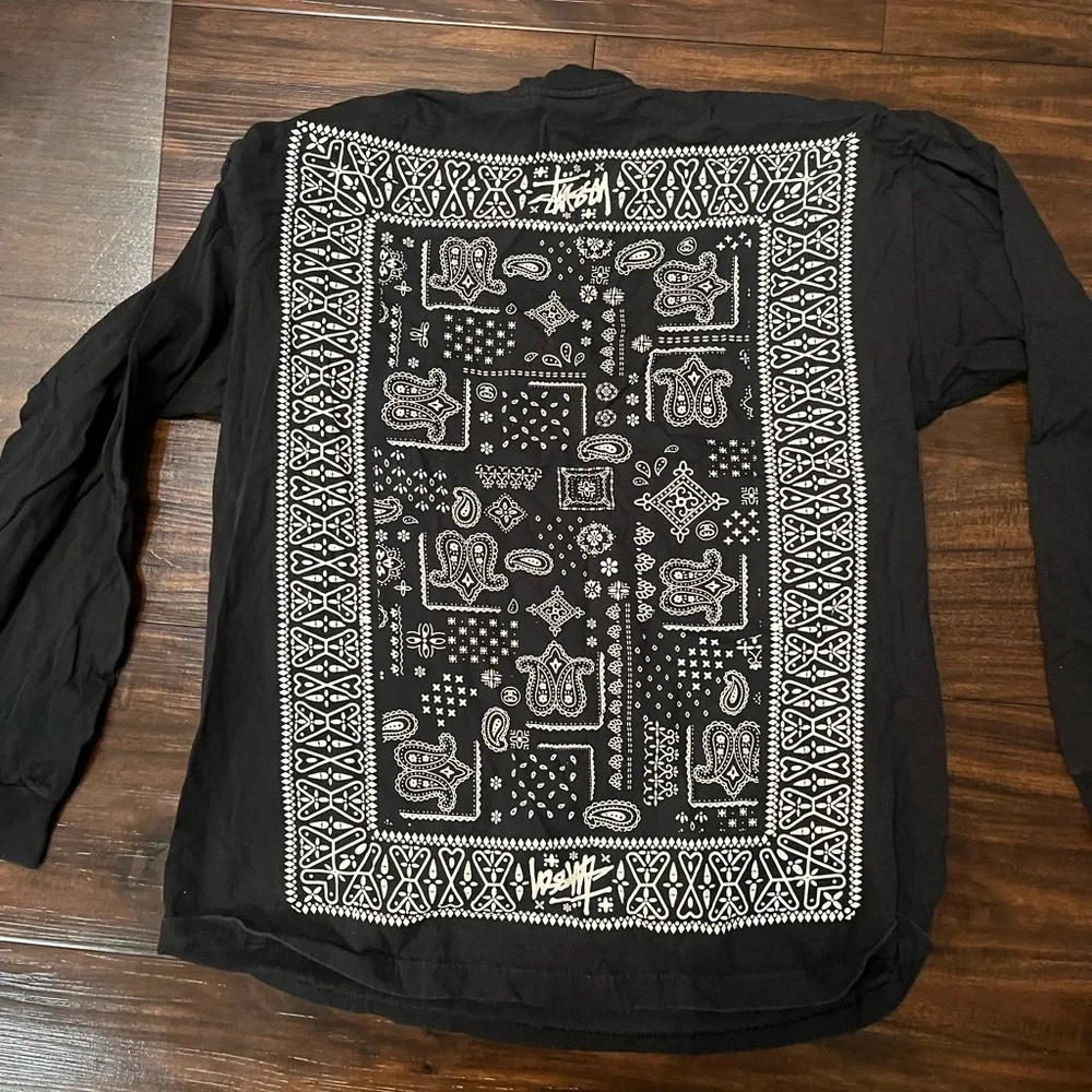 Stussy Black and White Graphic Long Sleeve Tee - Picture 3 of 4